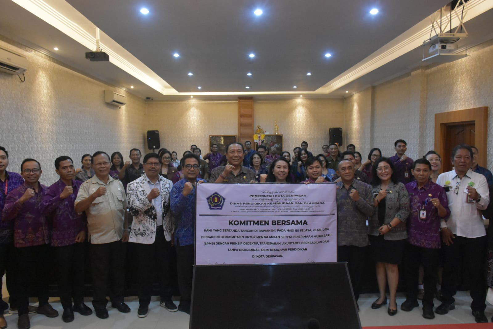 Disdikpora Bersama Stakeholder Tandatangani Komitmen Bersama SPMB Tahun 2026,Wujudkan Kemajuan Pendidikan Dengan Prinsip Objektif, Transparan, Akuntabel, Berkeadilan dan Tanpa Diskriminasi. 