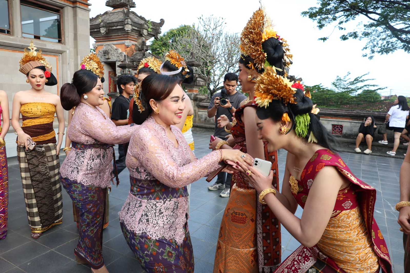 Utsawa Busana Adat Khas Kota Denpasar Tampil Apik di Panggung PKB XLVIII Tahun 2026